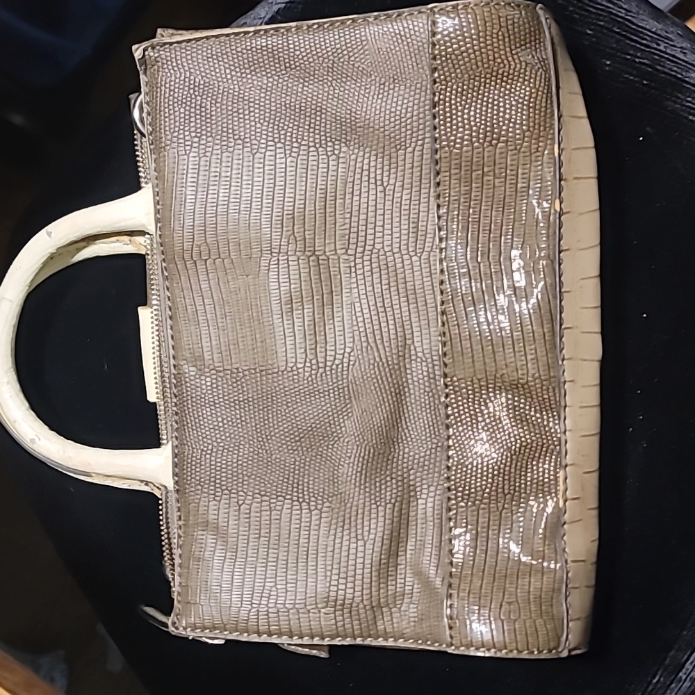 Guess Handbag - Picture 3 of 4